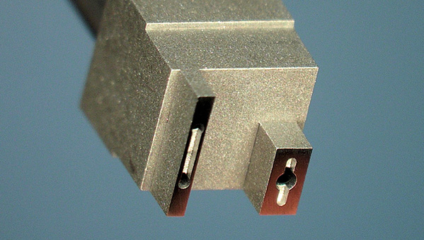 Tungsten carbide tip for die bonding